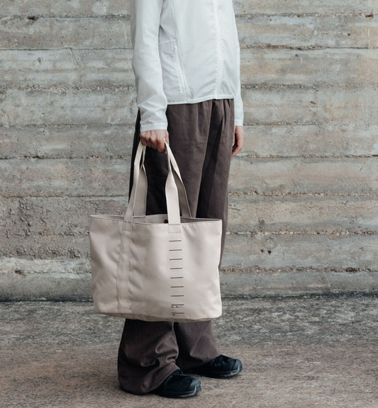 Essential Tote 16L
