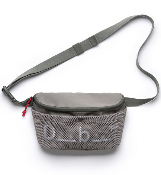 旅行やスポーツに最適なDbのボディバッグ、Hauler Sling Bag 3L。アクティブに動ける3L容量のスリングバッグ正面画像。色はバジルグリーン