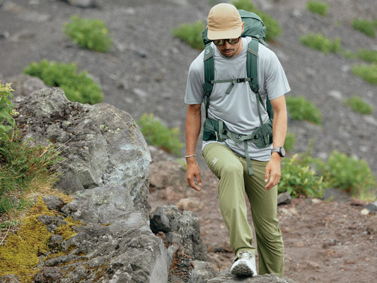 Haglöfs「OUTシリーズ」夏山で活躍するパンツ&バックパック