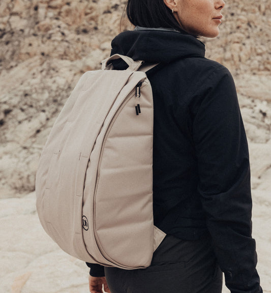 Hugger Base Backpack 15L