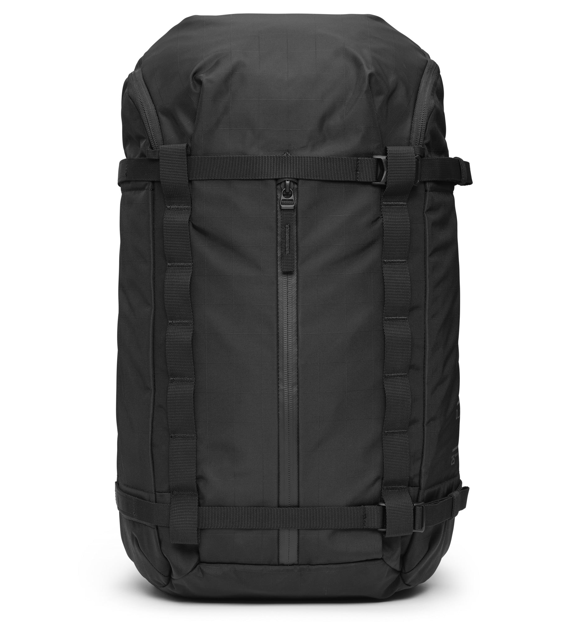 アクティブな男女向けのリュック、Db Backcountry Backpack 25Lの全体画像。旅行から本格的なアウトドアまで幅広く活躍します。