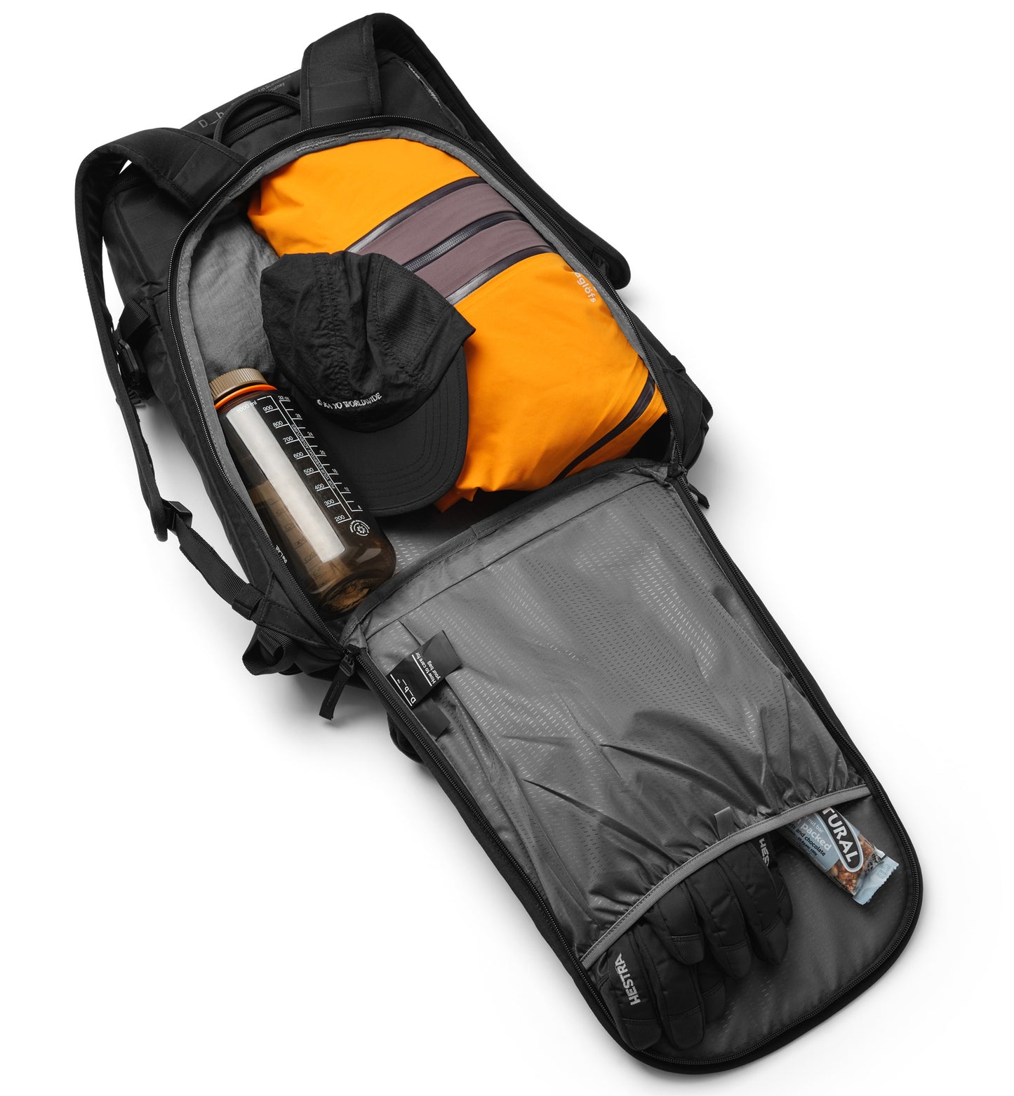 アクティブな男女向けのリュック、Db Backcountry Backpack 25Lのアバランチギア収納画像。