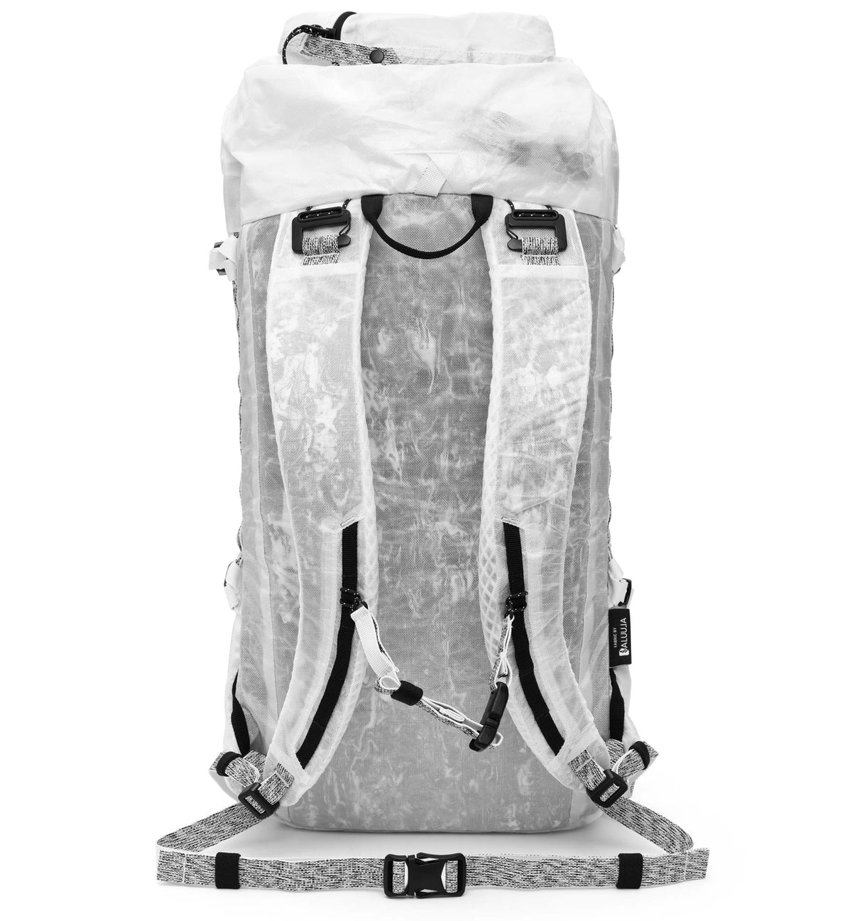  Dbの軽量バックパック「Weigh Lighter Backpack 25L」の画像着用。旅行やスポーツなどアクティブなシーンに最適です。
色はMonochrome