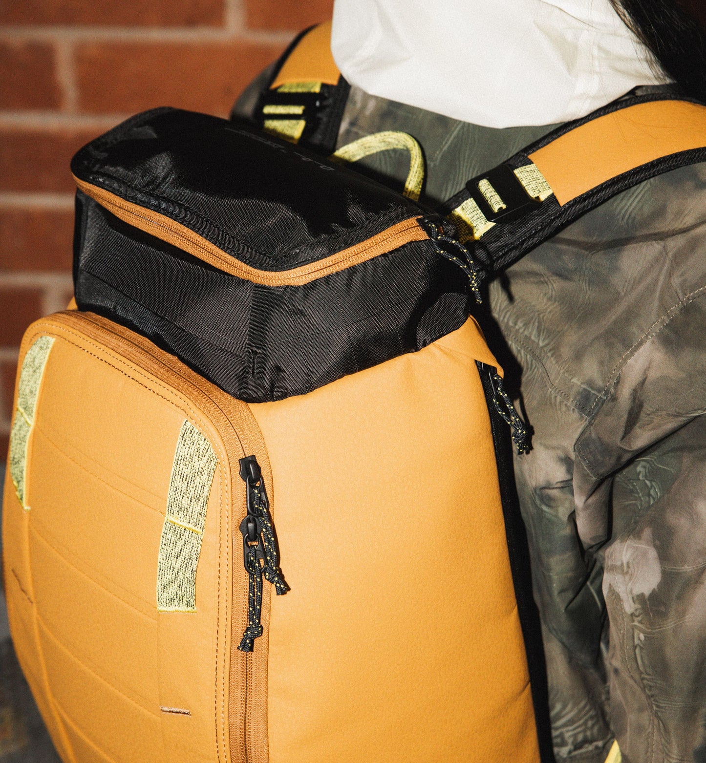 Hugger Backpack 25L Acorn Brown