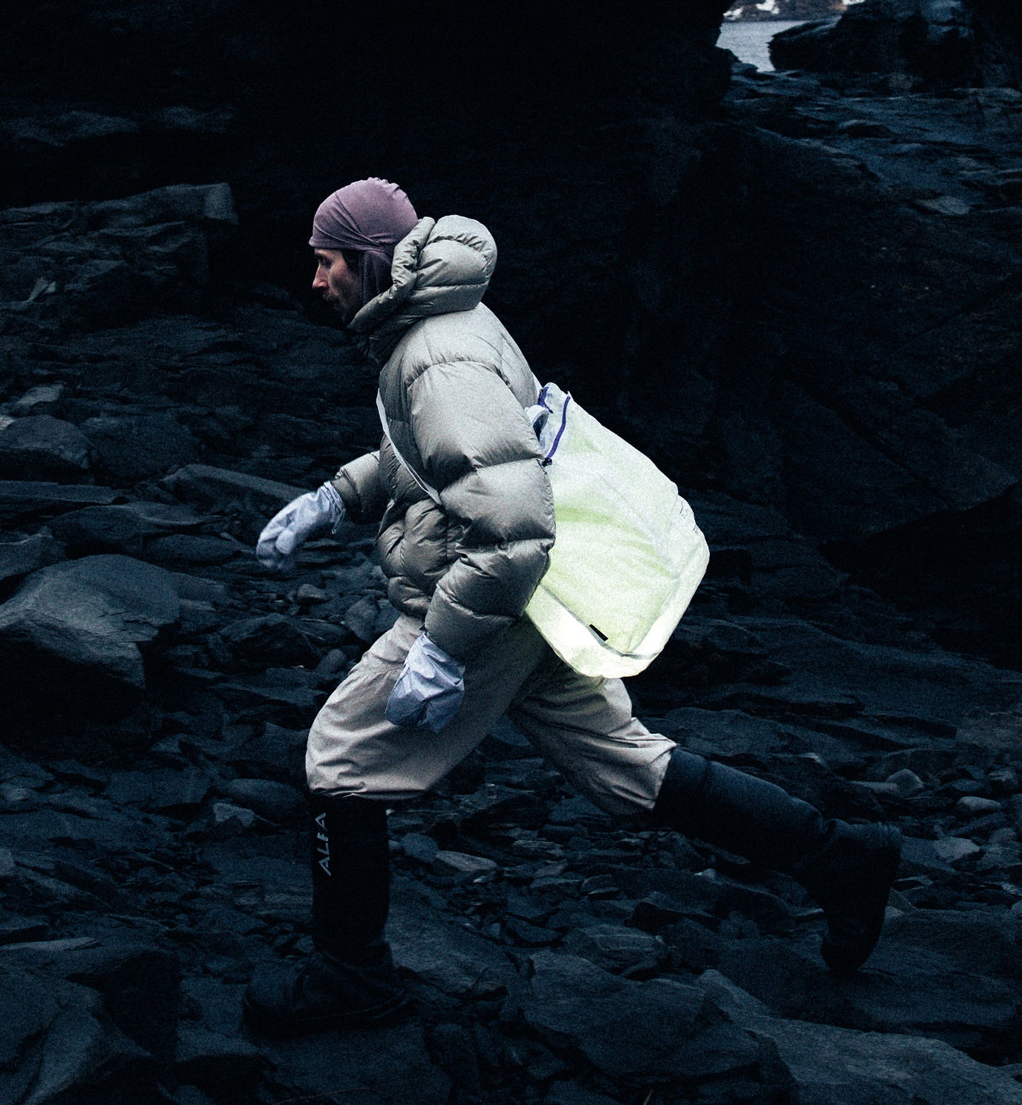 Weigh Lighter Helmet Bag 32L