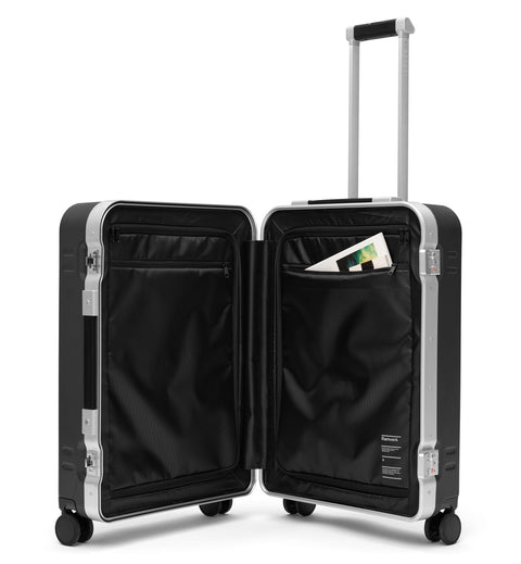 Ramverk Pro Check-in Luggage Medium