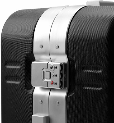 Ramverk Pro Check-in Luggage Medium