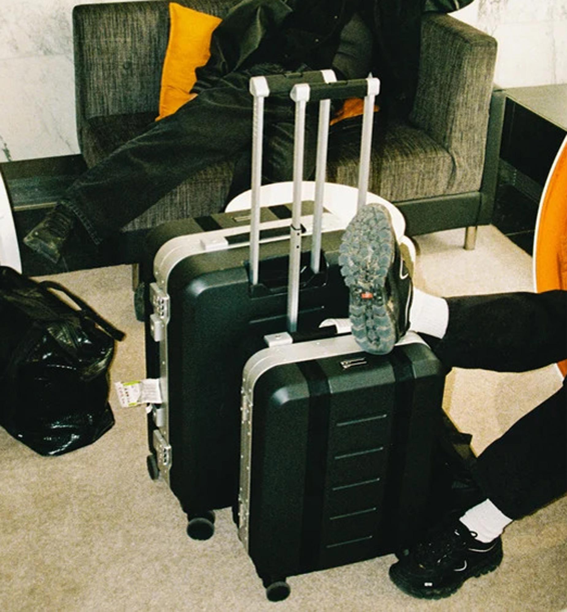 Ramverk Pro Check-in Luggage Medium