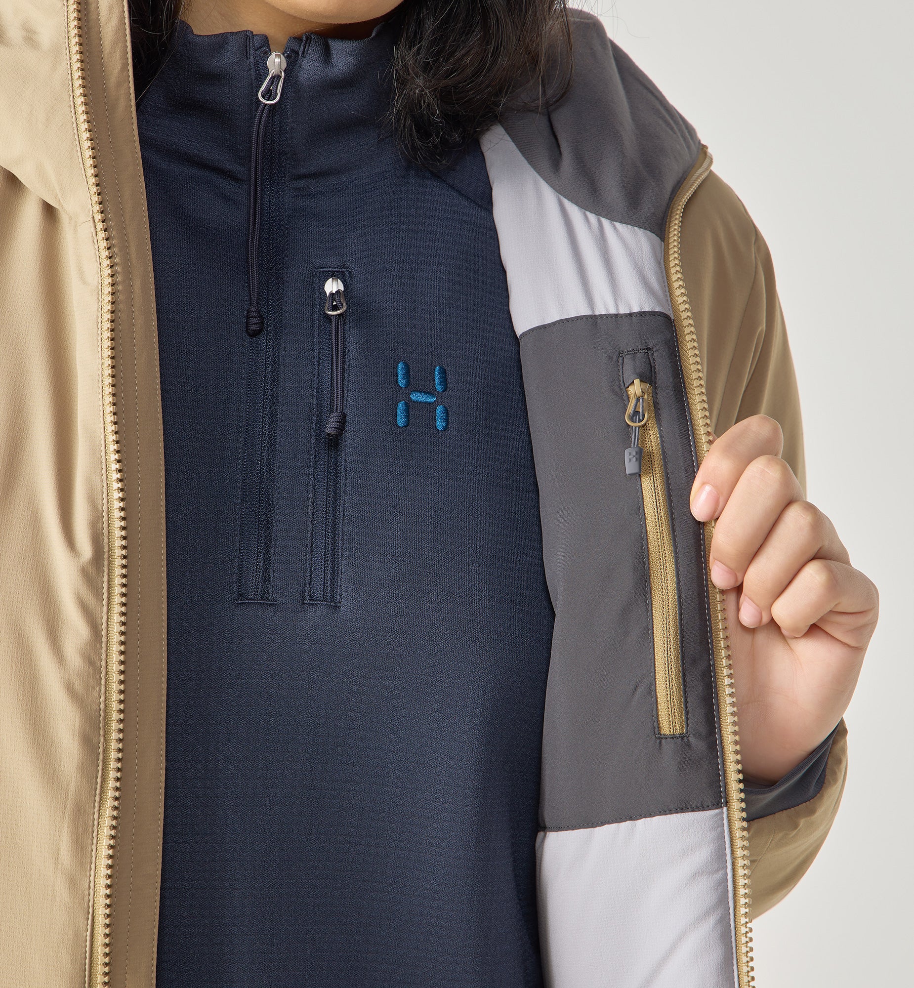 Mimic Alert Hood Women