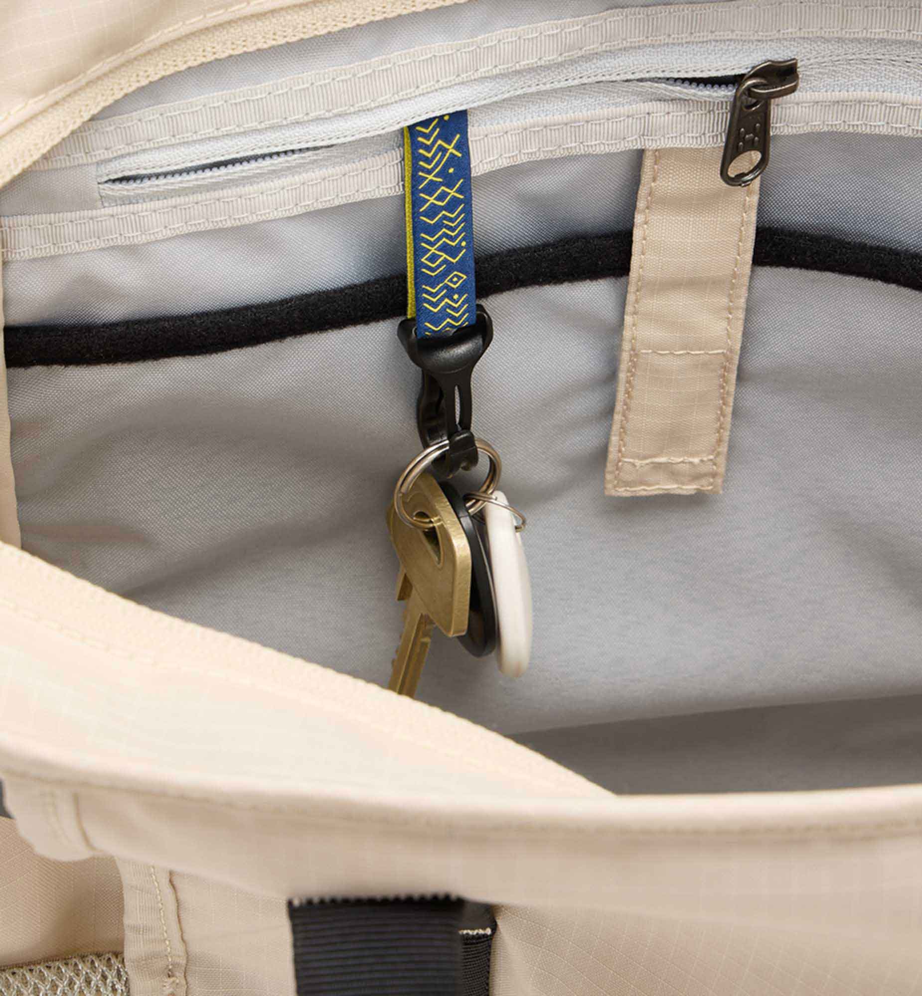 Tight Tote 25