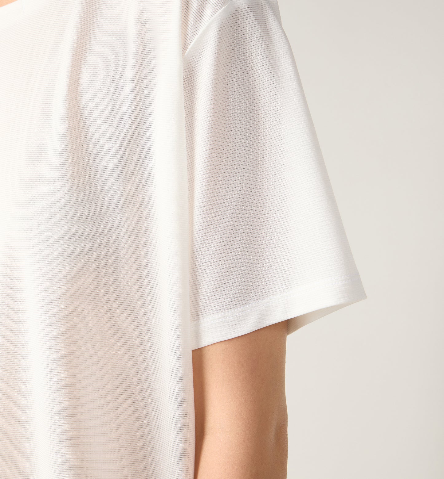 L.I.M Delta Crop Tee Women