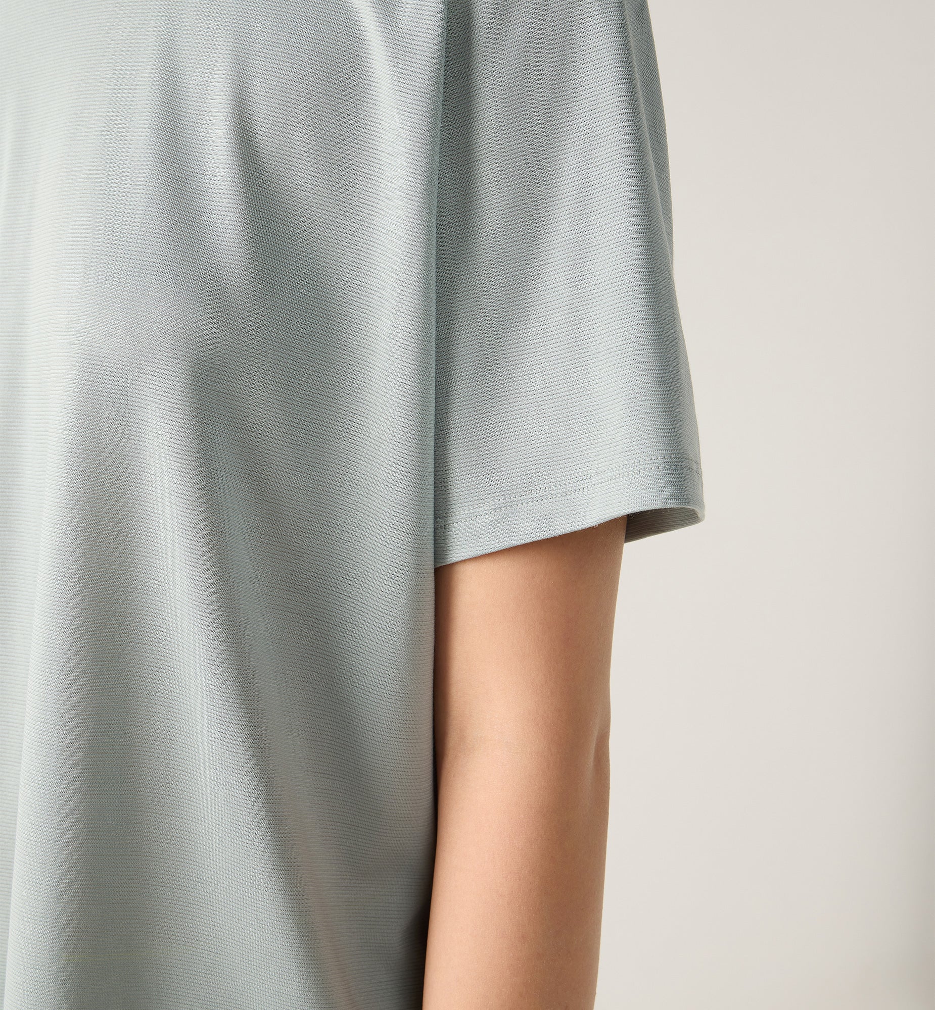 L.I.M Delta Crop Tee Women