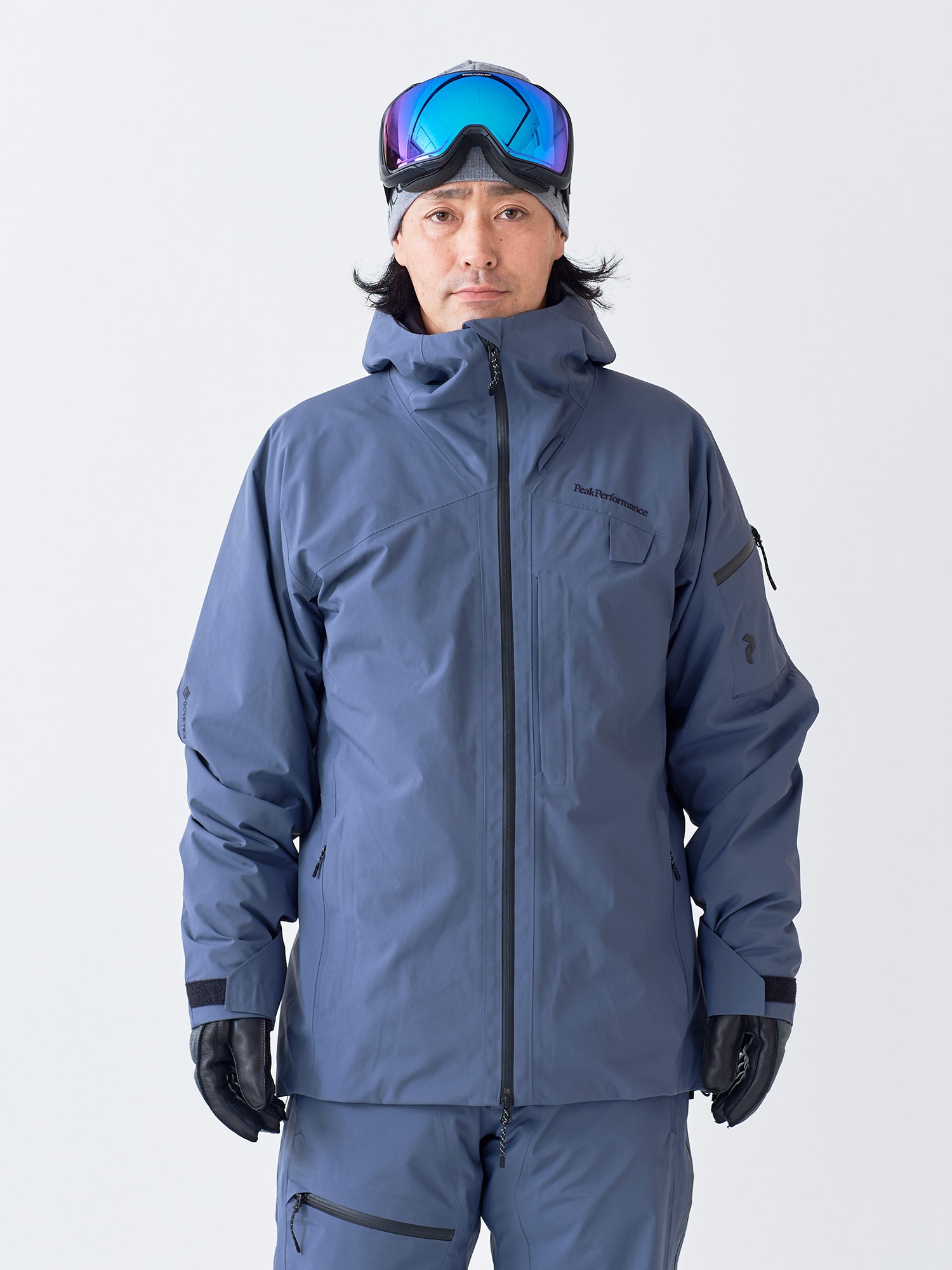 美品peak performance alpine jacket Lサイズ　上下実際の商品のカラーはカーキです